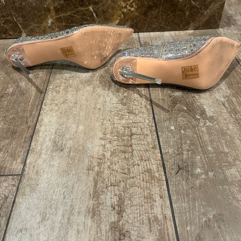 Silver Geometric Patterned High Heels - image 4